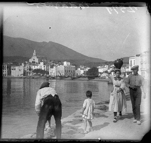 Cadaqués en blanc i negre Memòria d’un poble vora el mar